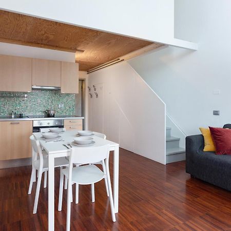 White And Brown Exclusive Loft With Terrace - Free Parking - M2 Station Daire Milano Dış mekan fotoğraf