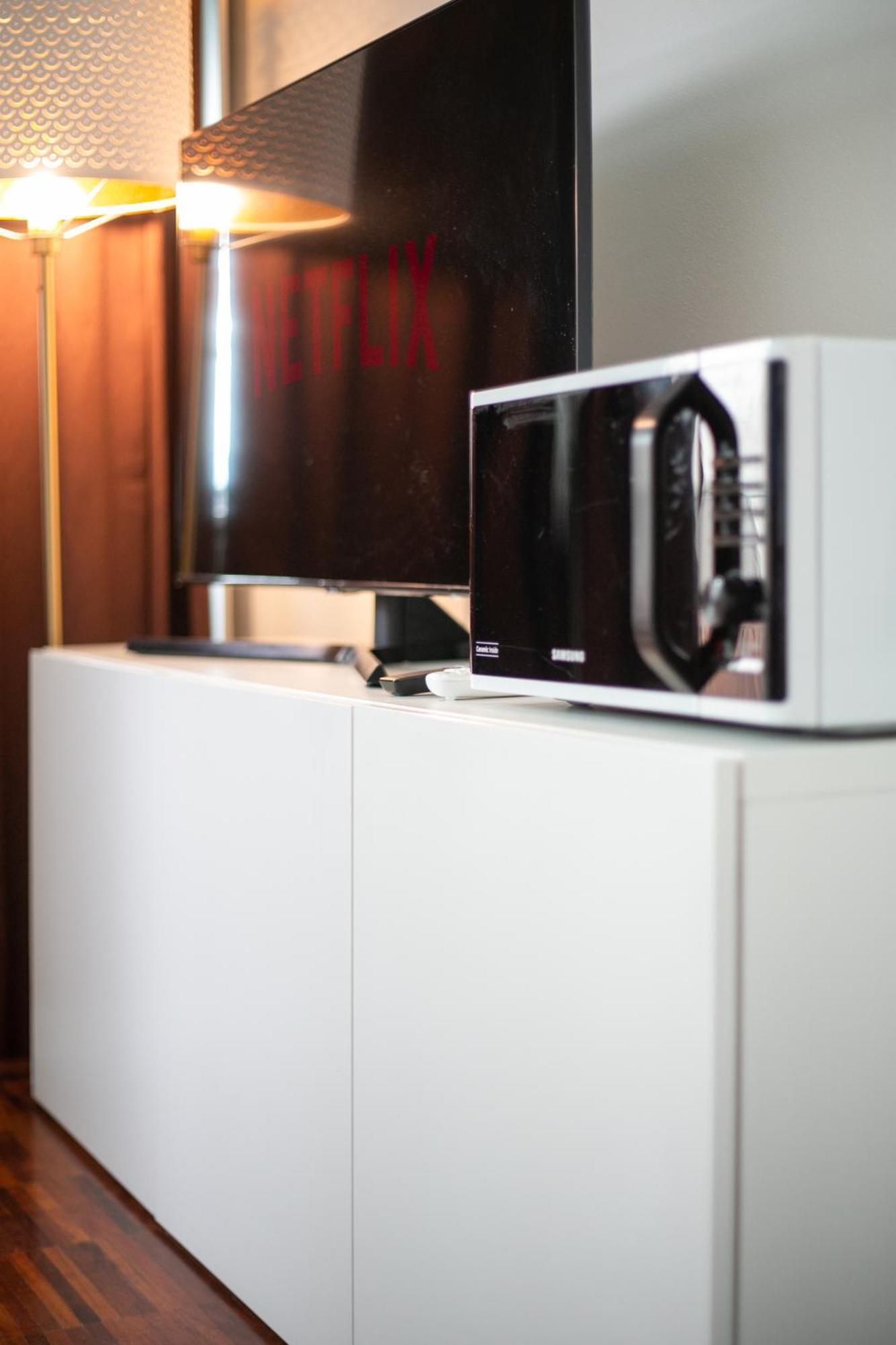 White And Brown Exclusive Loft With Terrace - Free Parking - M2 Station Daire Milano Dış mekan fotoğraf