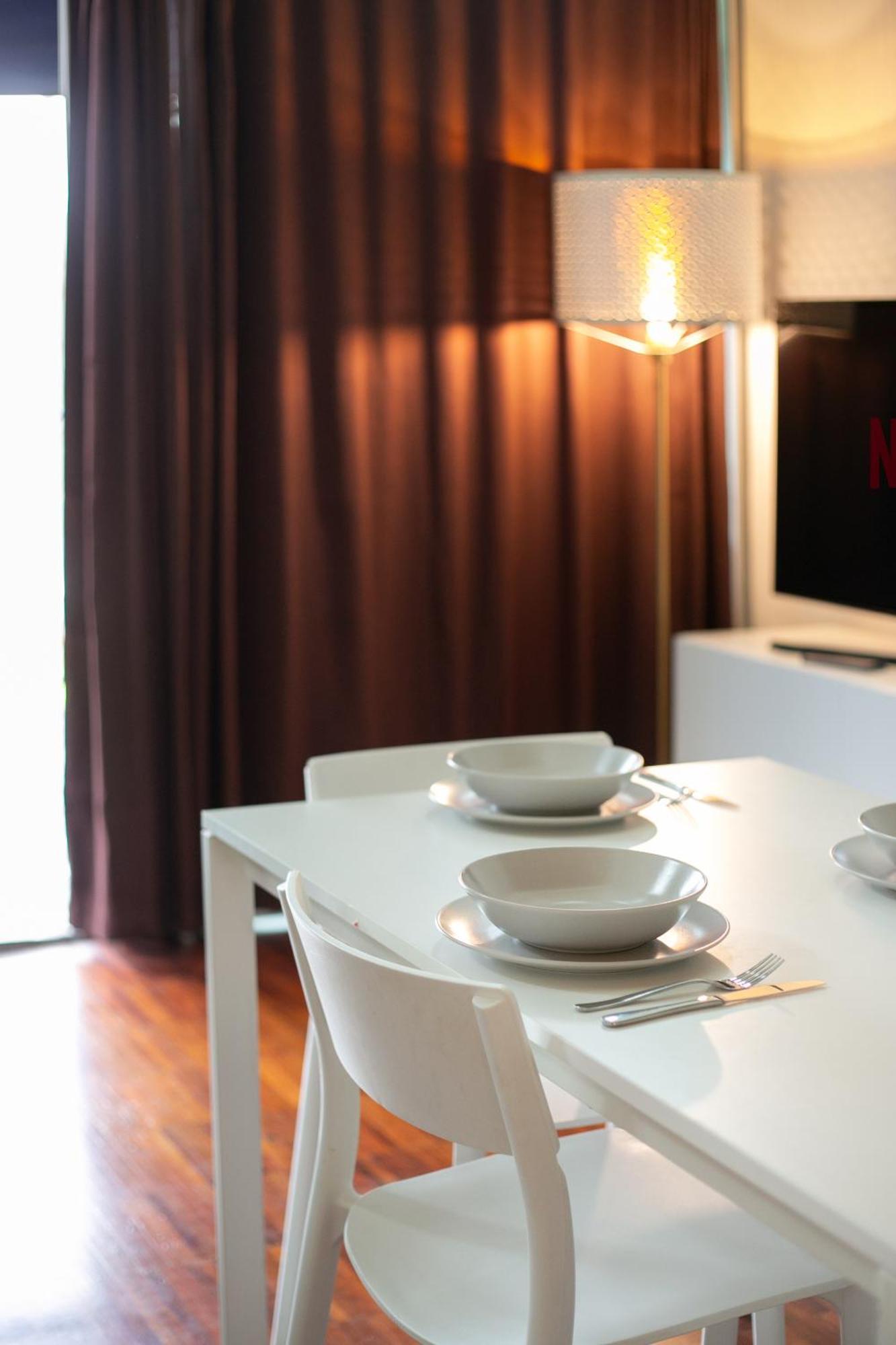 White And Brown Exclusive Loft With Terrace - Free Parking - M2 Station Daire Milano Dış mekan fotoğraf